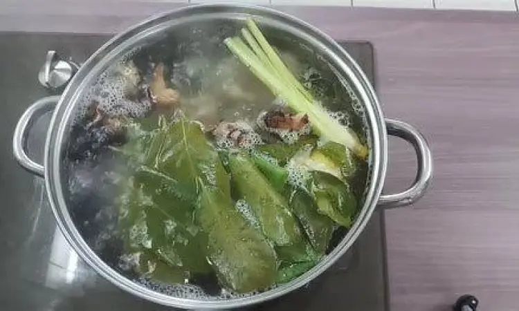 Perebusan Tunjang Proses merebus tunjang sapi agar empuk