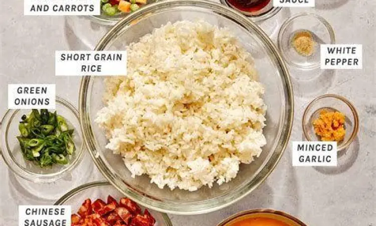 Bahan Utama Nasi Goreng Bahan-bahan utama nasi goreng oriental seperti kecap asin dan minyak wijen
