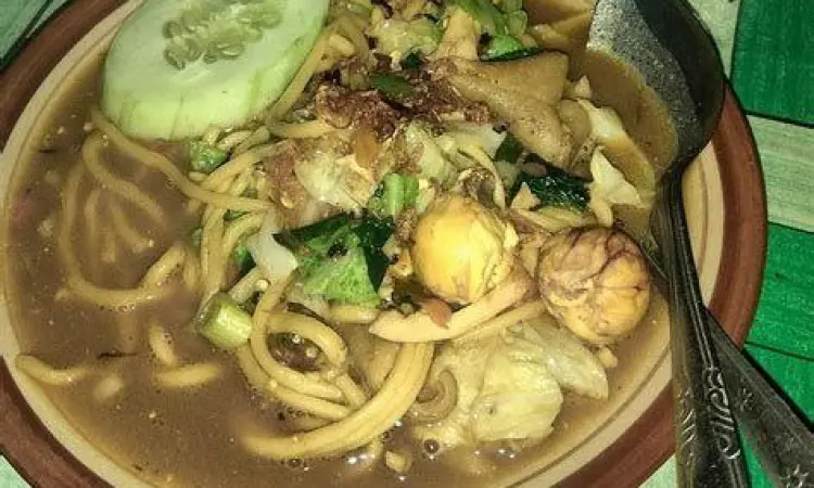 Topping Bakmi Godog Lengkap Tambahan topping uritan dan suwiran ayam pada bakmi godog