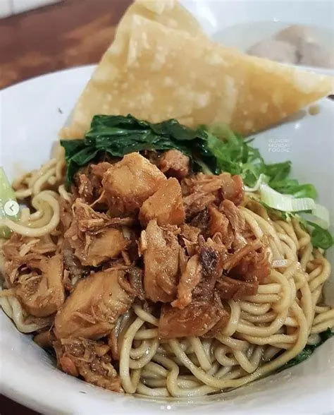 Mie Ayam Gerobakan Tebet mie ayam gerobakan dengan topping ceker
