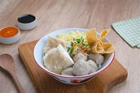 Kuah Kaldu Bakso kuah kaldu bakso sapi yang bening dan gurih