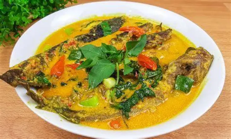 Teknik Menumis Bumbu Proses menumis bumbu mangut lele hingga tanak