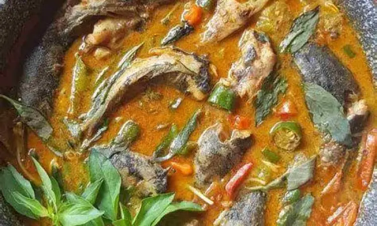 Hasil Akhir Mangut Lele Sajian akhir mangut lele dengan kuah santan kental