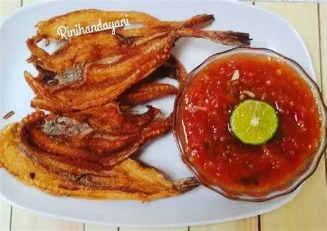 Lauk Pendamping Bobor Bayam Pendamping sayur bobor bayam seperti sambal terasi dan ikan asin