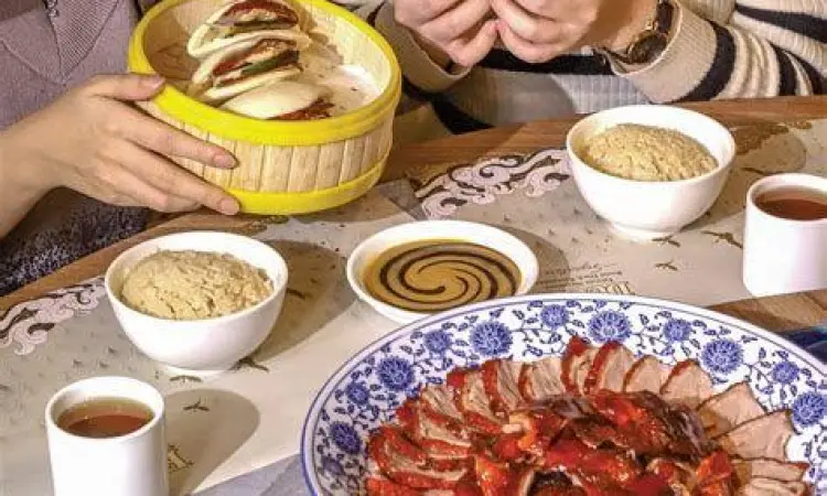 Bebek Peking Jakarta Bebek Peking panggang mengkilap