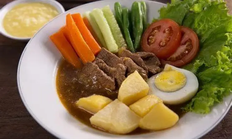 Saus Mustard Jawa Saus mustard kuning khas solo di dalam wadah kecil