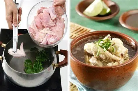 Kaldu Ayam Bening Proses pembuatan kaldu ayam bening untuk timlo