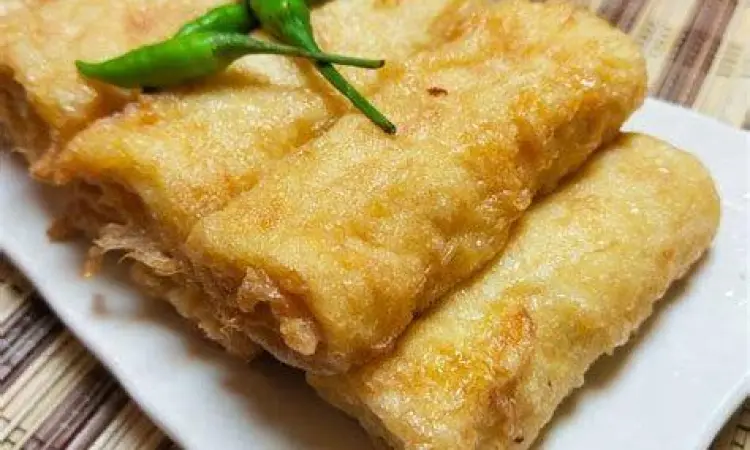 Sosis solo goreng yang sudah dipotong-potong
