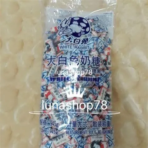 White Rabbit Candy Permen susu White Rabbit dengan lapisan kertas yang bisa dimakan