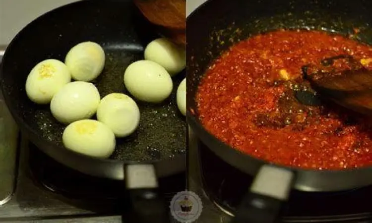 Teknik Menumis Bumbu Bali Proses memasak telur bumbu bali di atas wajan dengan api kecil