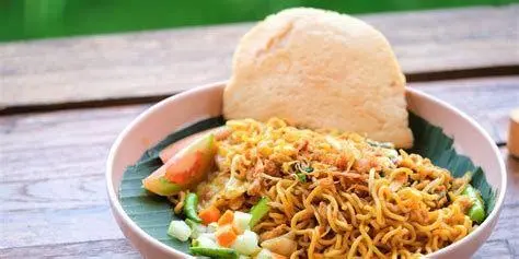 Varian Mie Goreng Berbagai jenis mie goreng di piring
