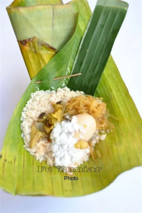 Penyajian Nasi Liwet Solo Pincuk gambar nasi liwet solo penyajian pincuk