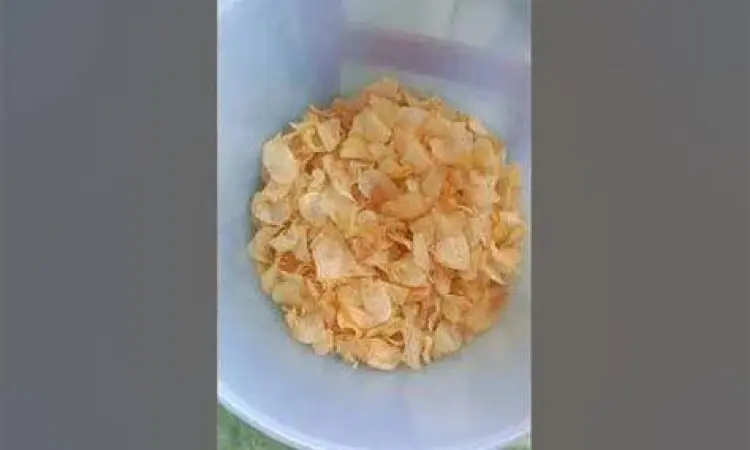 Proses penggorengan keripik kentang secara tradisional