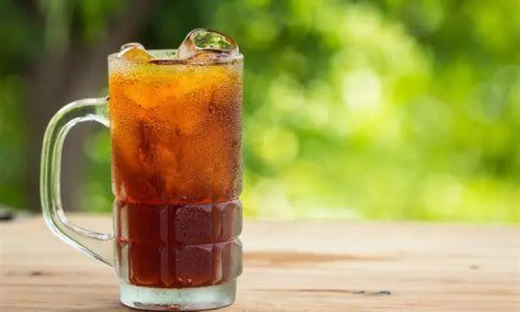 Teh Manis Tradisional Bali Gelas teh manis bali dengan hiasan bunga melati