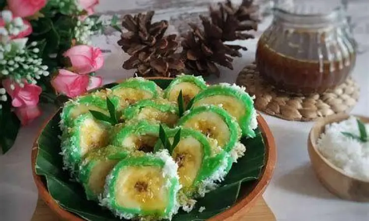 Proses Membuat Pisang Rai Proses pembuatan pisang rai Bali dengan balutan tepung
