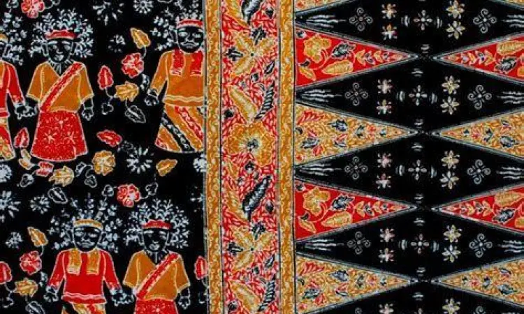 Kain Batik Betawi dengan motif ondel-ondel berwarna cerah