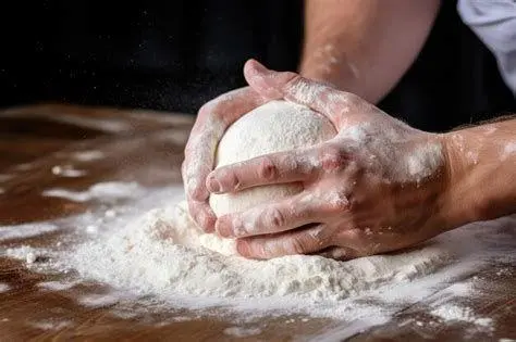 Membentuk Adonan Cireng Cara membentuk adonan cireng isi menggunakan cetakan atau manual