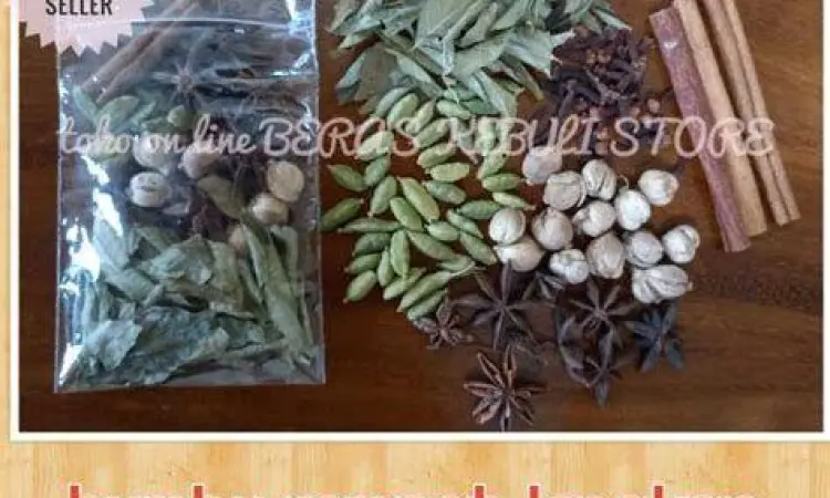 Kumpulan rempah segar untuk bumbu kuning