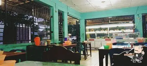 Interior Rumah Makan Minang Suasana interior rumah makan minang