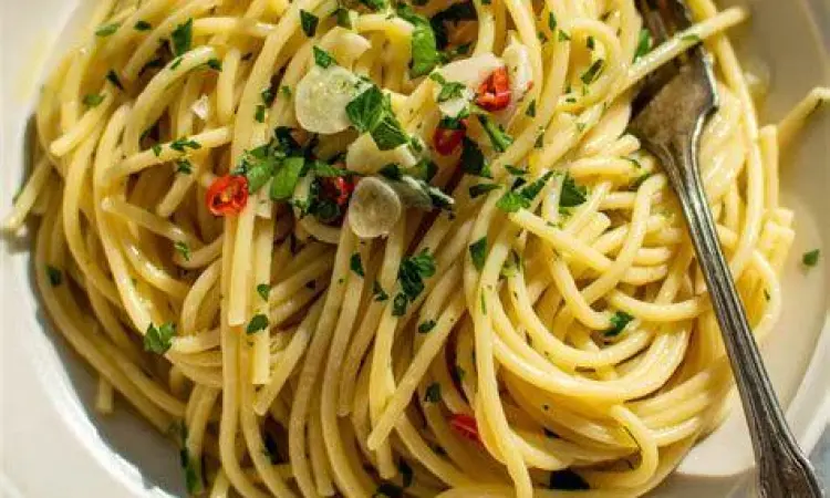 Spaghetti Aglio e Olio tradisional Italia