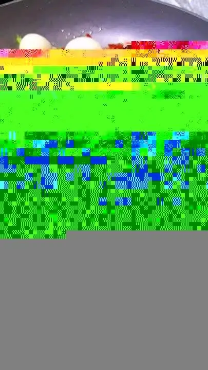 Variasi Cah Kangkung Mewah Hidangan cah kangkung dengan topping telur puyuh