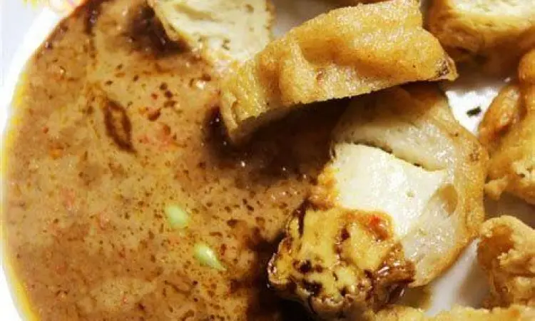 Antrean pengunjung di Batagor Kingsley Jalan Veteran