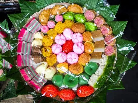 Isian Tumpeng Kue Basah Pilihan kue tradisional untuk isi tumpeng snack