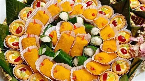 Estetika Kue Tampah Modern Penyajian kue tampah modern dengan komposisi warna harmonis